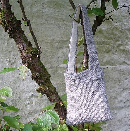 chunky knit shoulderbag han knitted from herdwick wool by roses workshop